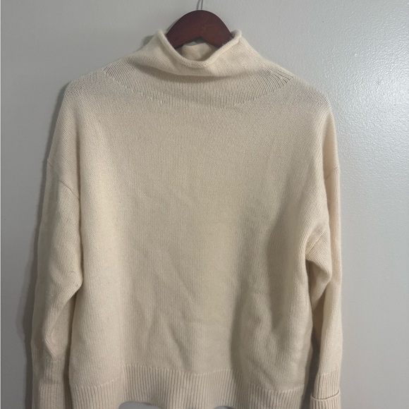 Wilfred Off-White Knit cashmere Sweater - Picture 2 of 4